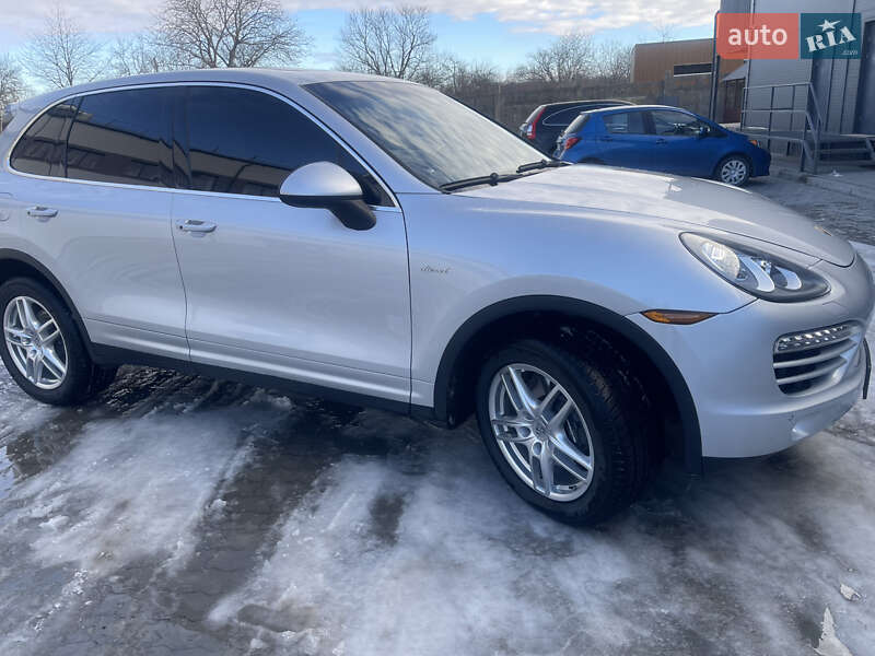 Позашляховик / Кросовер Porsche Cayenne 2013 в Бориславі