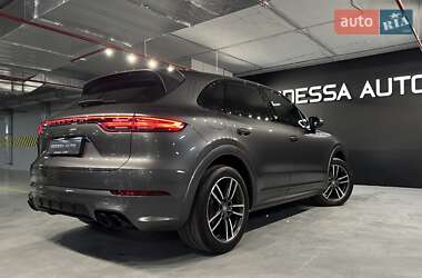 Позашляховик / Кросовер Porsche Cayenne 2018 в Одесі