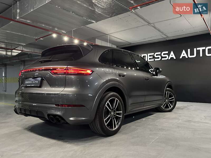 Внедорожник / Кроссовер Porsche Cayenne 2018 в Одессе