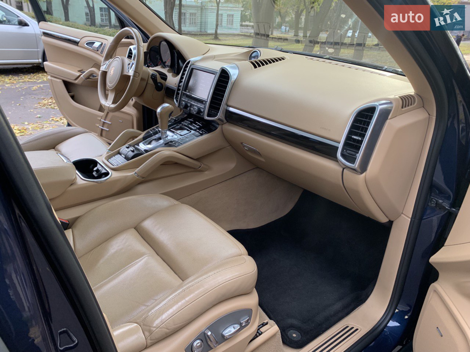 2011 Porsche Cayenne - мініатюра 38