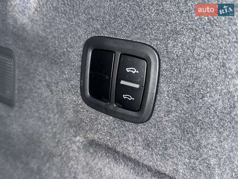 Позашляховик / Кросовер Porsche Cayenne 2018 в Києві