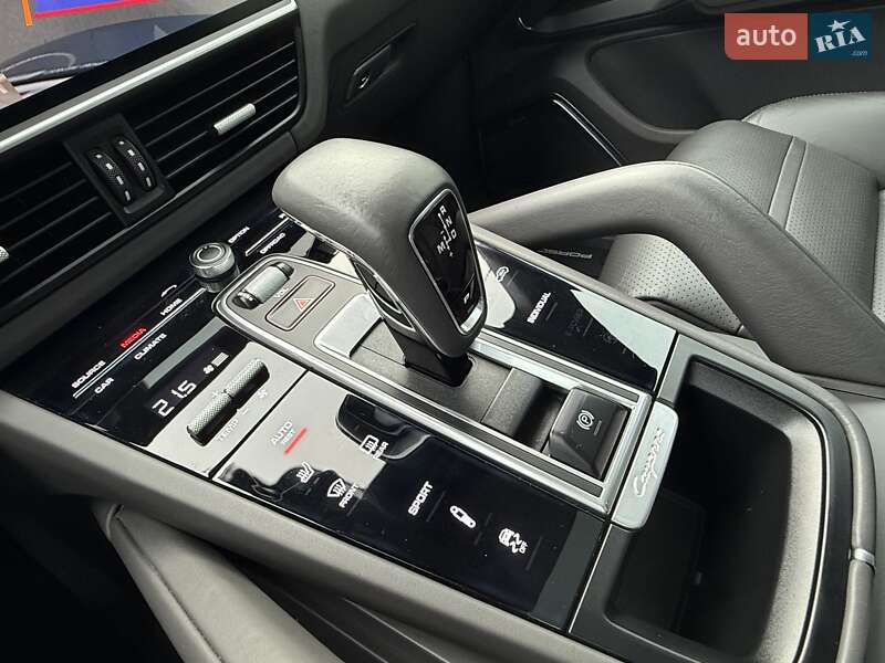 Позашляховик / Кросовер Porsche Cayenne 2018 в Києві