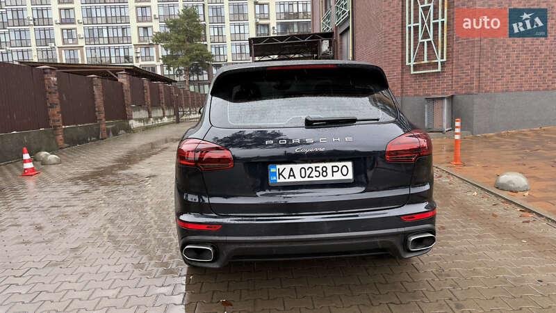 Позашляховик / Кросовер Porsche Cayenne 2016 в Києві