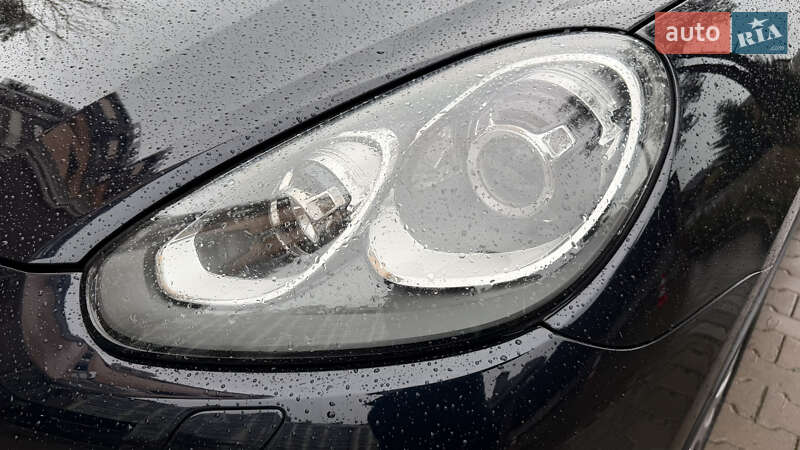 Позашляховик / Кросовер Porsche Cayenne 2016 в Києві