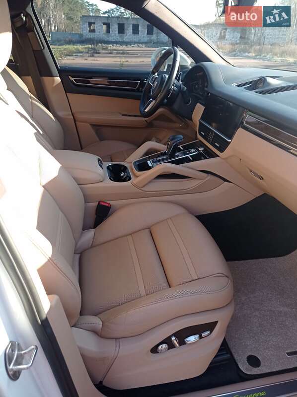 Позашляховик / Кросовер Porsche Cayenne 2019 в Києві