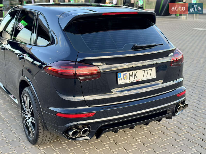 Внедорожник / Кроссовер Porsche Cayenne 2015 в Николаеве