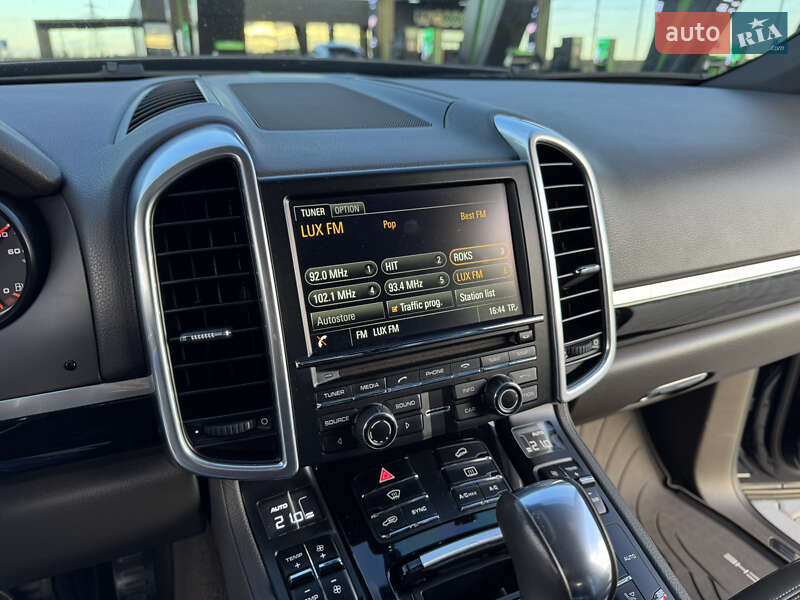 Внедорожник / Кроссовер Porsche Cayenne 2015 в Николаеве