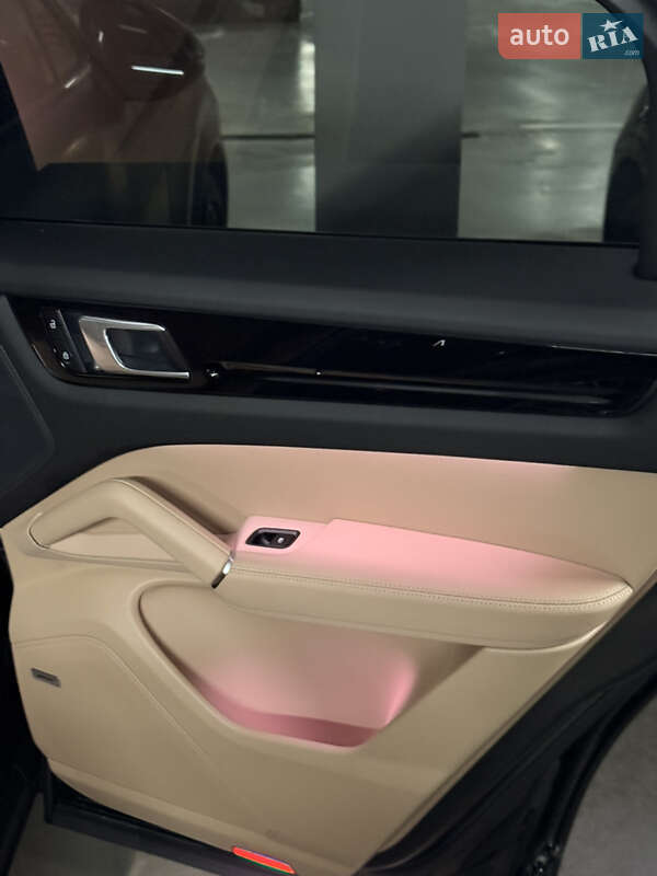 Позашляховик / Кросовер Porsche Cayenne 2021 в Києві