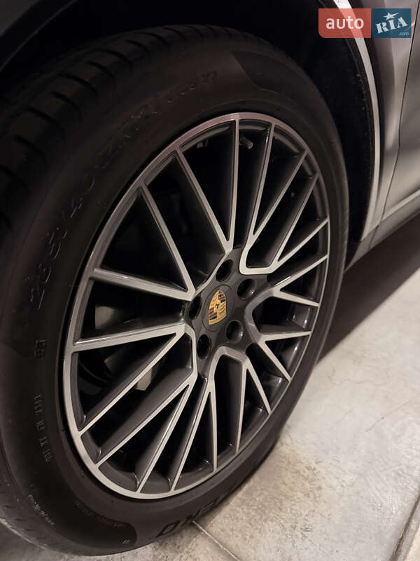 Позашляховик / Кросовер Porsche Cayenne 2021 в Києві