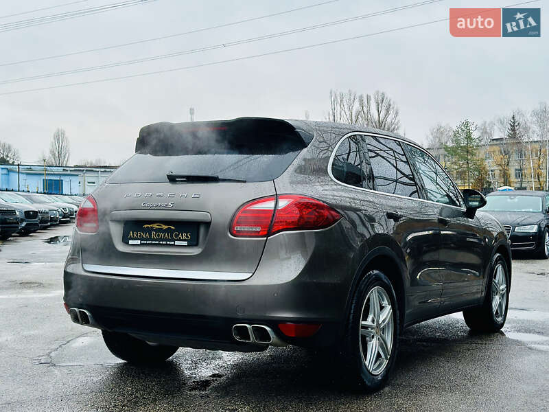 Позашляховик / Кросовер Porsche Cayenne 2012 в Харкові