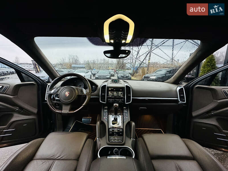 Позашляховик / Кросовер Porsche Cayenne 2012 в Харкові
