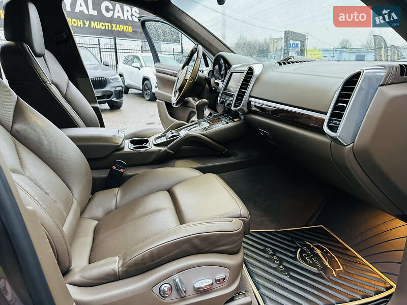 Позашляховик / Кросовер Porsche Cayenne 2012 в Харкові