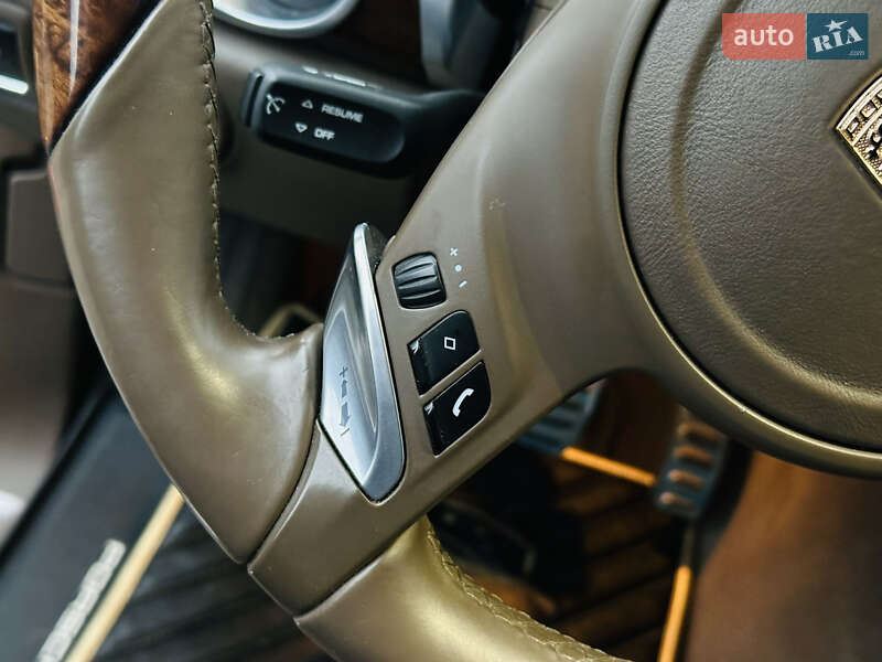 Позашляховик / Кросовер Porsche Cayenne 2012 в Харкові