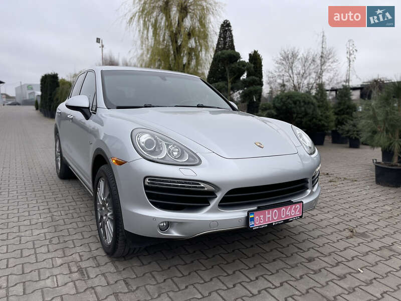 Внедорожник / Кроссовер Porsche Cayenne 2014 в Луцке
