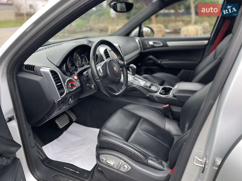 Внедорожник / Кроссовер Porsche Cayenne 2014 в Луцке