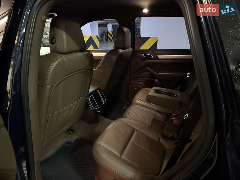 Внедорожник / Кроссовер Porsche Cayenne 2012 в Днепре