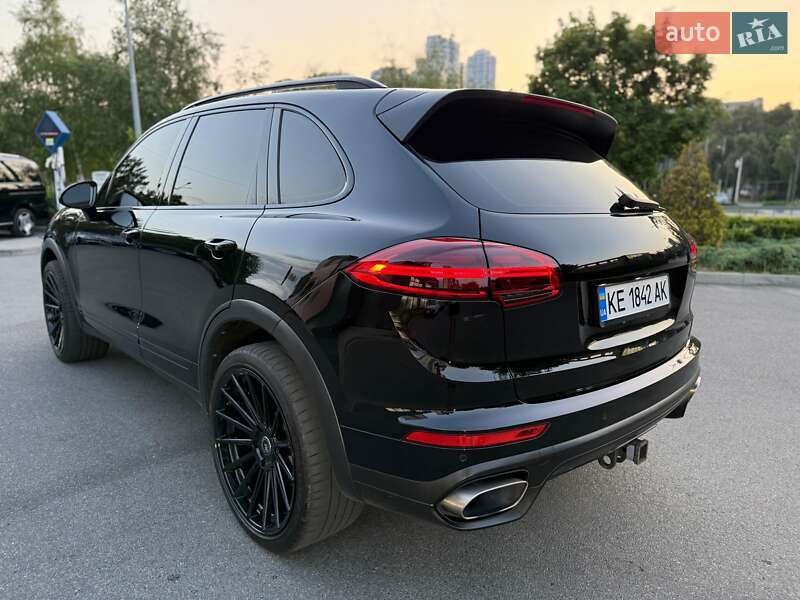 Позашляховик / Кросовер Porsche Cayenne 2017 в Дніпрі