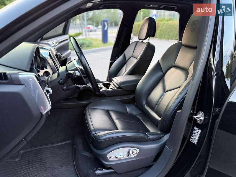 Позашляховик / Кросовер Porsche Cayenne 2017 в Дніпрі