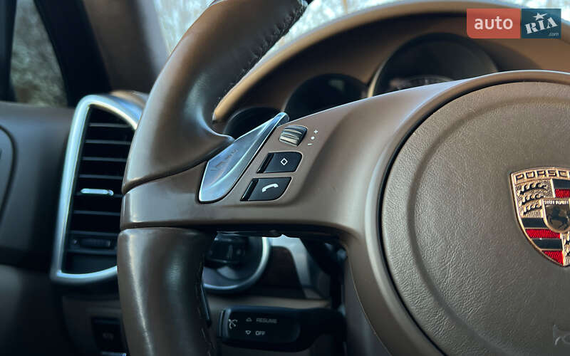 Внедорожник / Кроссовер Porsche Cayenne 2012 в Львове