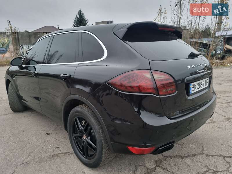 Внедорожник / Кроссовер Porsche Cayenne 2013 в Ровно