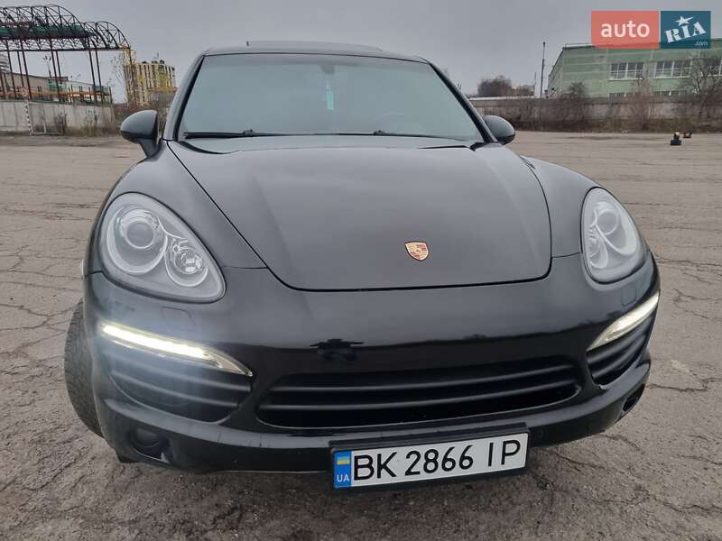 Внедорожник / Кроссовер Porsche Cayenne 2013 в Ровно