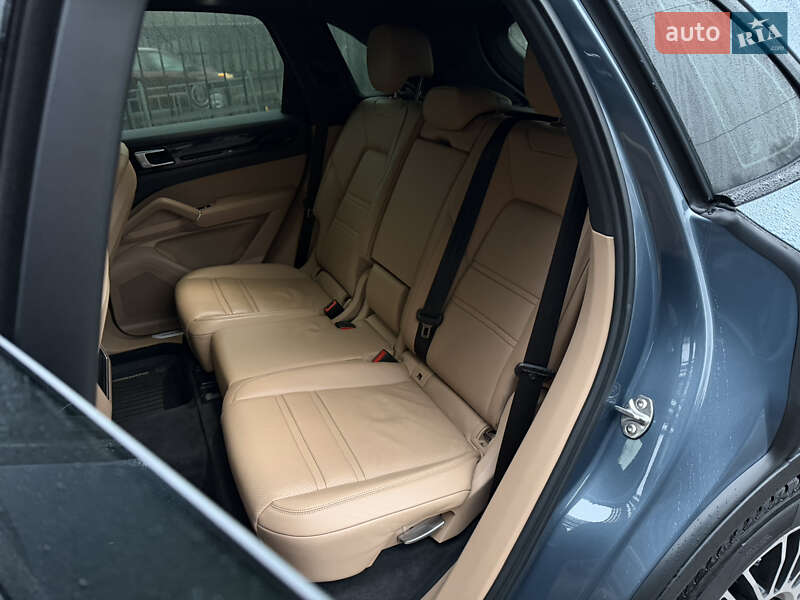 Внедорожник / Кроссовер Porsche Cayenne 2018 в Киеве