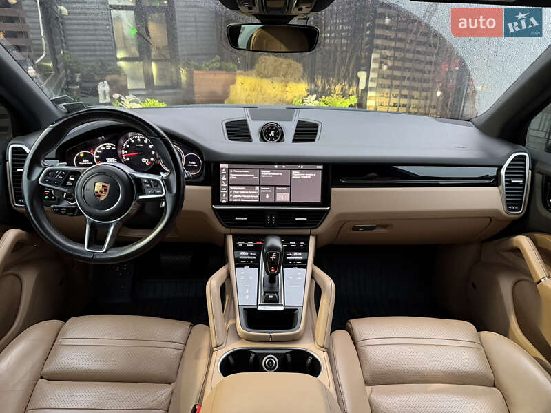Внедорожник / Кроссовер Porsche Cayenne 2018 в Киеве