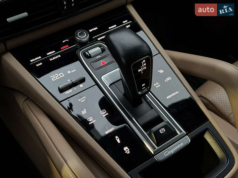 Внедорожник / Кроссовер Porsche Cayenne 2018 в Киеве