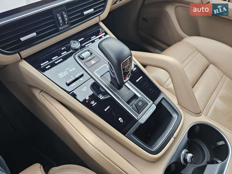 Позашляховик / Кросовер Porsche Cayenne 2018 в Києві