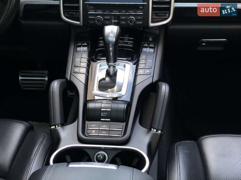 Внедорожник / Кроссовер Porsche Cayenne 2015 в Одессе