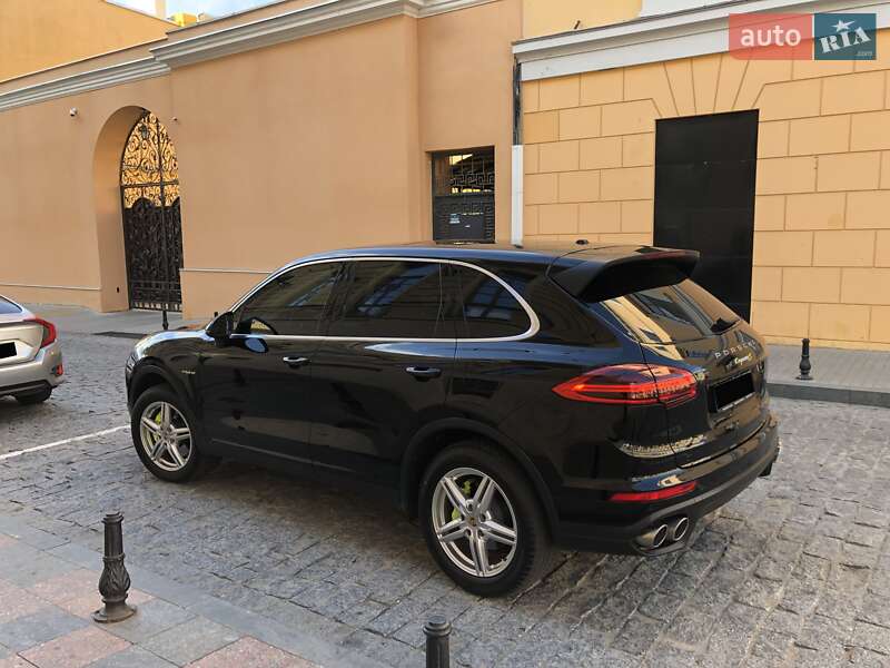 Внедорожник / Кроссовер Porsche Cayenne 2015 в Одессе