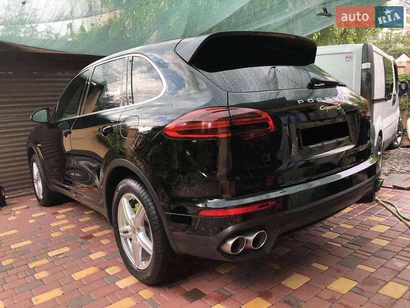 Внедорожник / Кроссовер Porsche Cayenne 2015 в Одессе