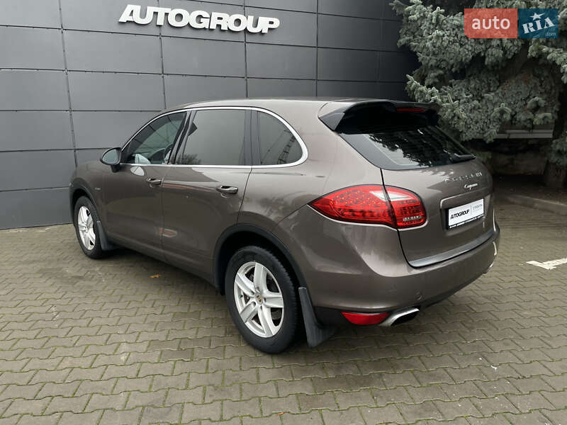 Внедорожник / Кроссовер Porsche Cayenne 2012 в Одессе