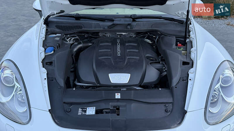 Позашляховик / Кросовер Porsche Cayenne 2014 в Луцьку