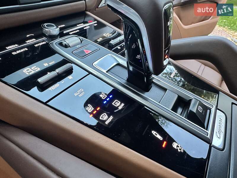 Внедорожник / Кроссовер Porsche Cayenne 2018 в Киеве