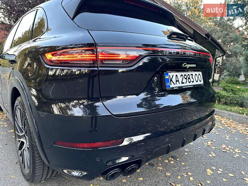 Внедорожник / Кроссовер Porsche Cayenne 2018 в Киеве
