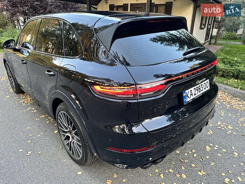 Внедорожник / Кроссовер Porsche Cayenne 2018 в Киеве