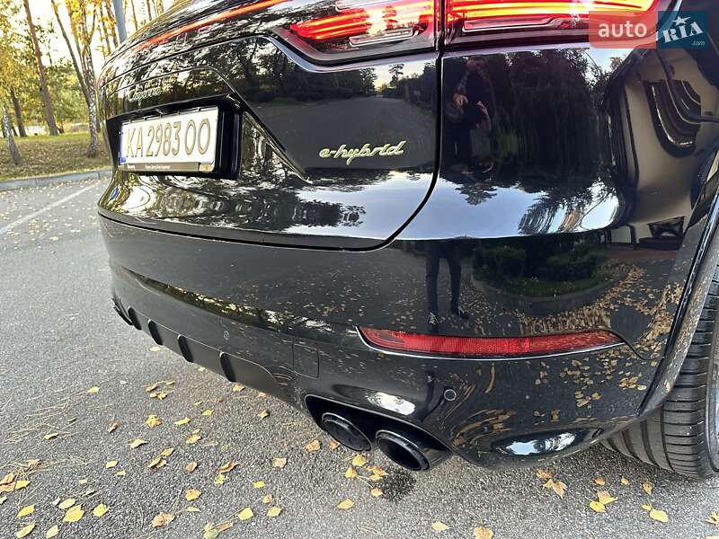 Внедорожник / Кроссовер Porsche Cayenne 2018 в Киеве