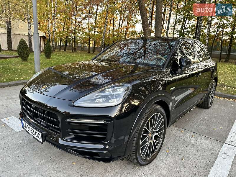 Внедорожник / Кроссовер Porsche Cayenne 2018 в Киеве