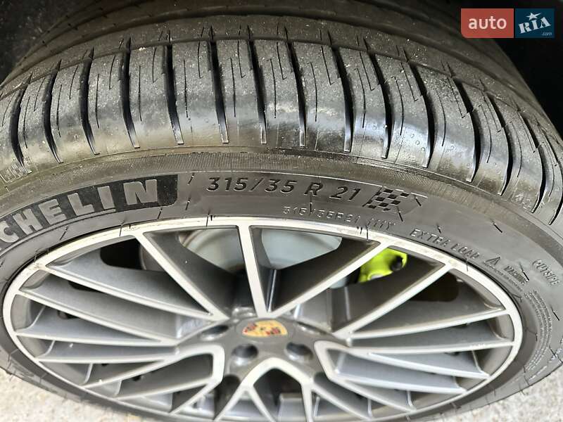 Внедорожник / Кроссовер Porsche Cayenne 2018 в Киеве