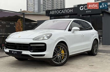 Внедорожник / Кроссовер Porsche Cayenne 2018 в Киеве