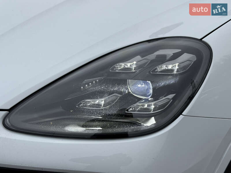 Позашляховик / Кросовер Porsche Cayenne 2018 в Києві