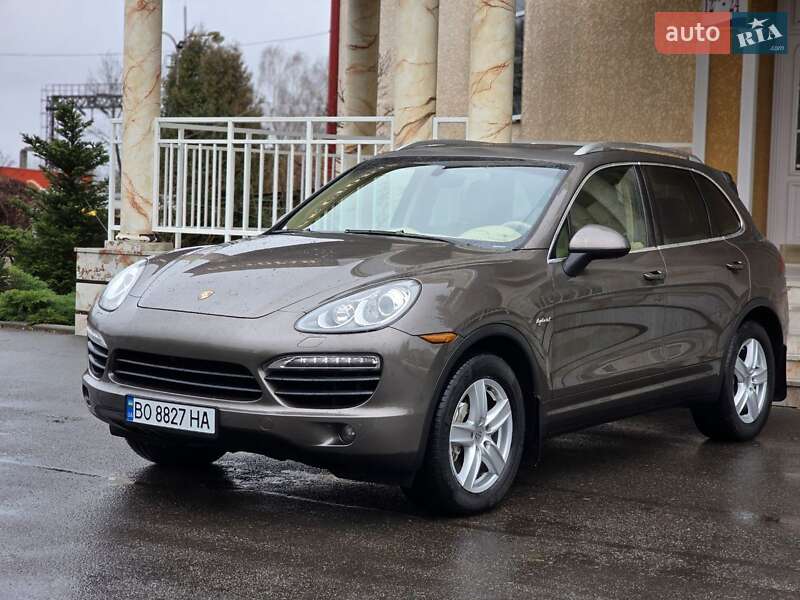 Внедорожник / Кроссовер Porsche Cayenne 2012 в Тернополе