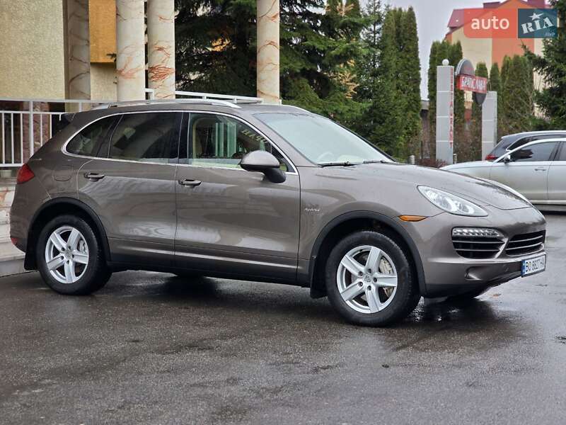 Внедорожник / Кроссовер Porsche Cayenne 2012 в Тернополе