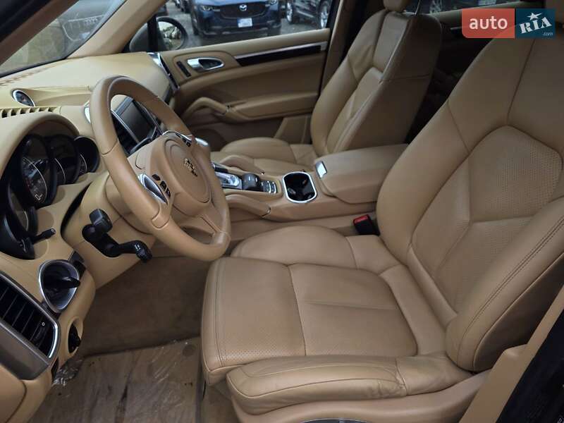 Внедорожник / Кроссовер Porsche Cayenne 2012 в Тернополе
