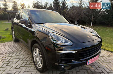 Позашляховик / Кросовер Porsche Cayenne 2015 в Луцьку