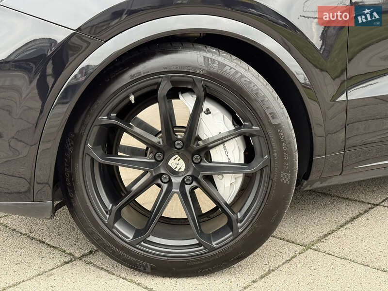 Позашляховик / Кросовер Porsche Cayenne 2019 в Києві