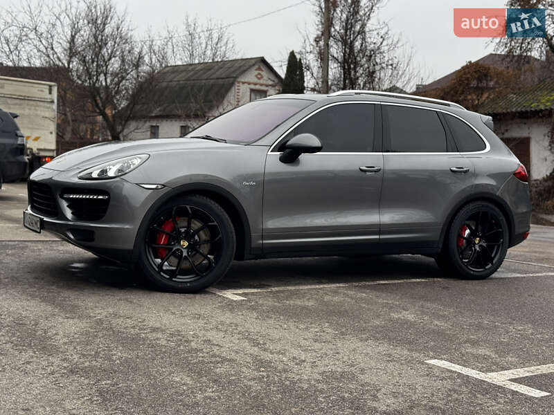 Позашляховик / Кросовер Porsche Cayenne 2010 в Києві