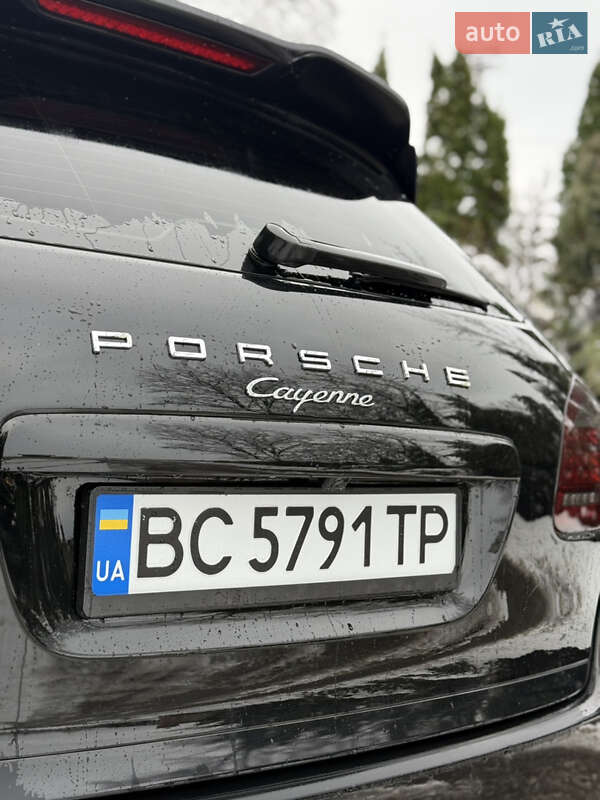 Позашляховик / Кросовер Porsche Cayenne 2012 в Самборі