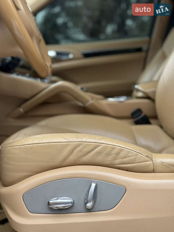 Позашляховик / Кросовер Porsche Cayenne 2012 в Самборі